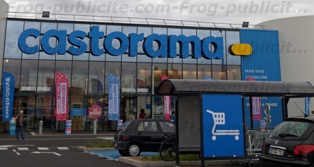 Un dirigeable publicitaire de 6m pour l’ouverture du Castorama Ormesson