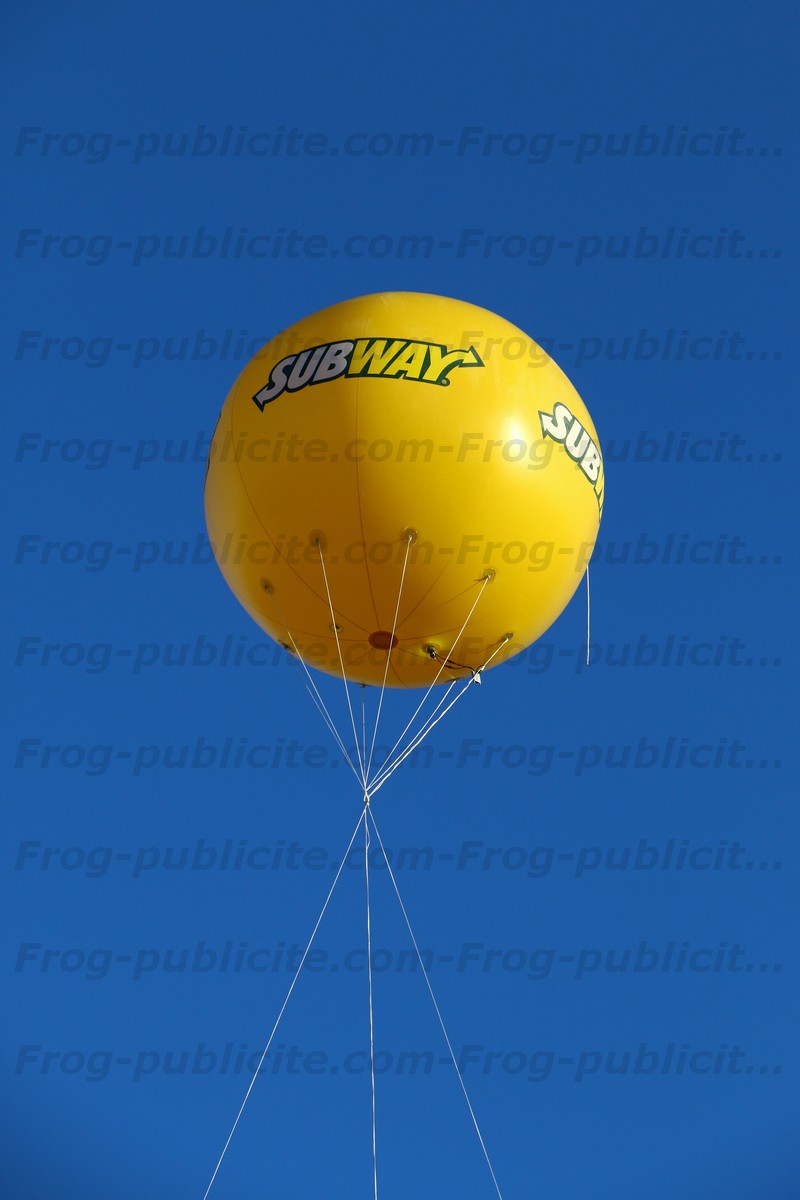 Ballon publicitaire volant jaune Subway de Civrieux d'Azergues