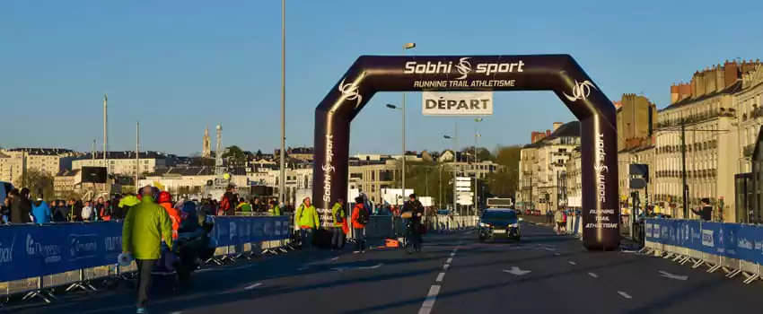 arche gonflable auto-ventilée pour départ marathon