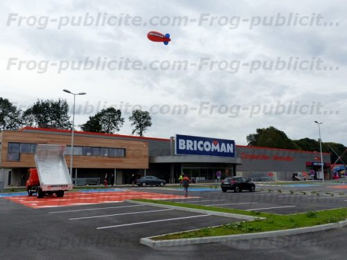Un irigeable hélium rouge: BRICOMAN de SAINT QUENTIN