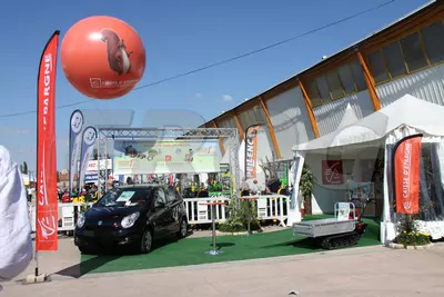 ballon gonflable hélium caisse d'épargne salon extérieur