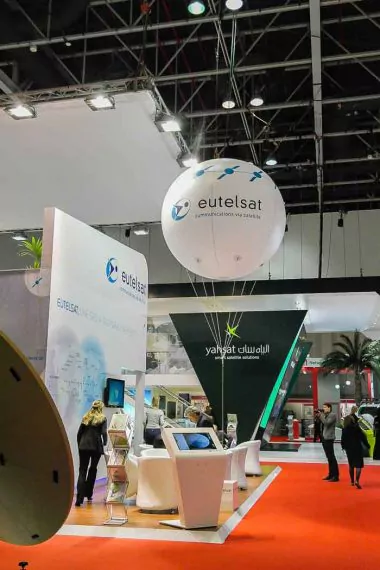 ballon hélium géant blanc eutelsat