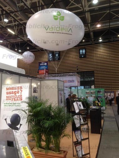 ballon hélium ovale au salon pollutech