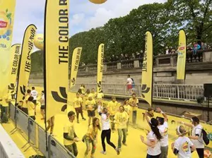 Oriflamme drapeau publicitaire beachflag événement sportif course à pied