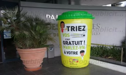 plv gonflable Boite à aiguilles DASTRI jaune à couvercle vert gonflable