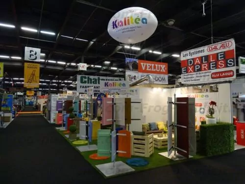 ballon publicitaire ovale avec impression double face pour un salon - Kalitea