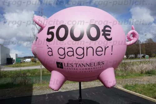 structure gonflable Forme sur mesure cochon sur trépied commercial les tanneurs à Lille