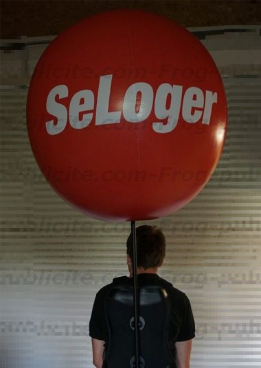 1 ballon sac à dos SeLoger.com pour du street marketing