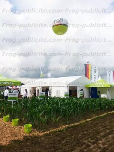 33 ballons hélium de 2.5m aux couleurs de la société Euralis