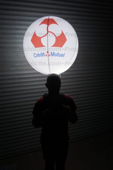 ballon publicitaire sac à dos lumineux crédit mutuel