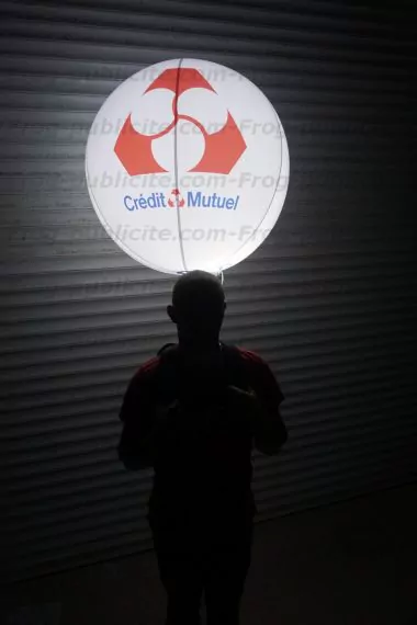 Ballon sac à dos lumineux crédit mutuel