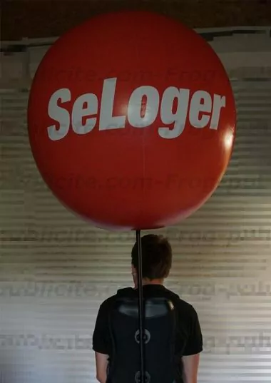 1 ballon sac à dos SeLoger.com pour su street marketing
