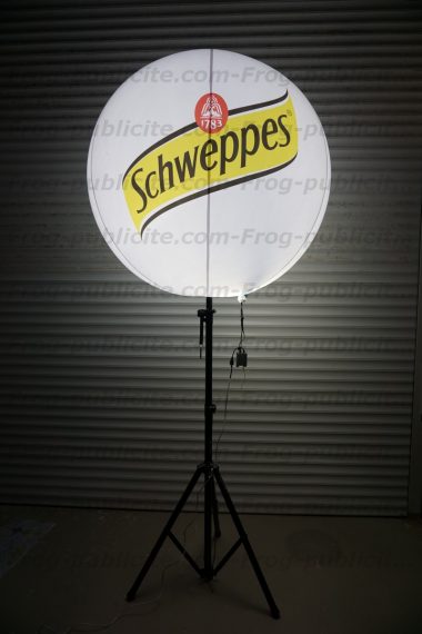 Offshore à Genval | Sphère lumineuse gonflable sur trépied 