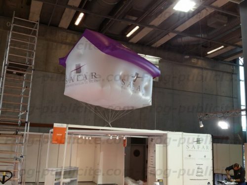 Safar et sa maison gonflable sur mesure présent au salon de la copropriété 2015.