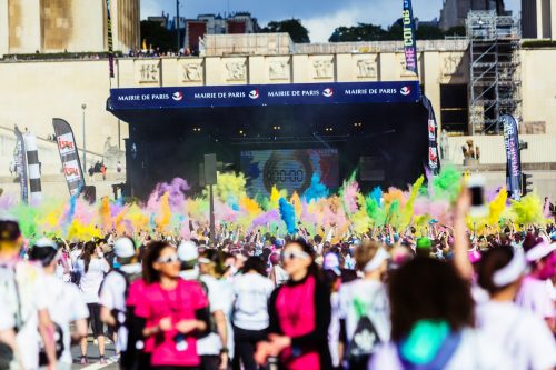 manche à air publicitaire sephora pour la color run paris 2016