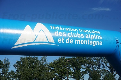 arche publicitaire auto-ventilée pan coupés