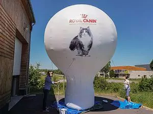 plv gonflable forme montgolfière géante