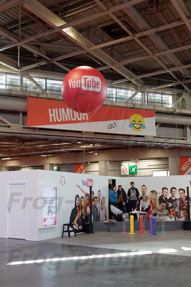 Un ballon gonflable personnalisé sur le stand "Youtube" | Salon Vidéo City Paris 2017