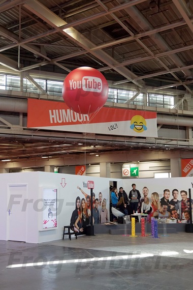 Un ballon gonflable personnalisé sur le stand "Youtube" | Salon Vidéo City Paris 2017