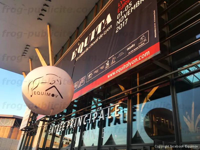 ballon gonflable publicitaire au salon Equita Lyon 2017