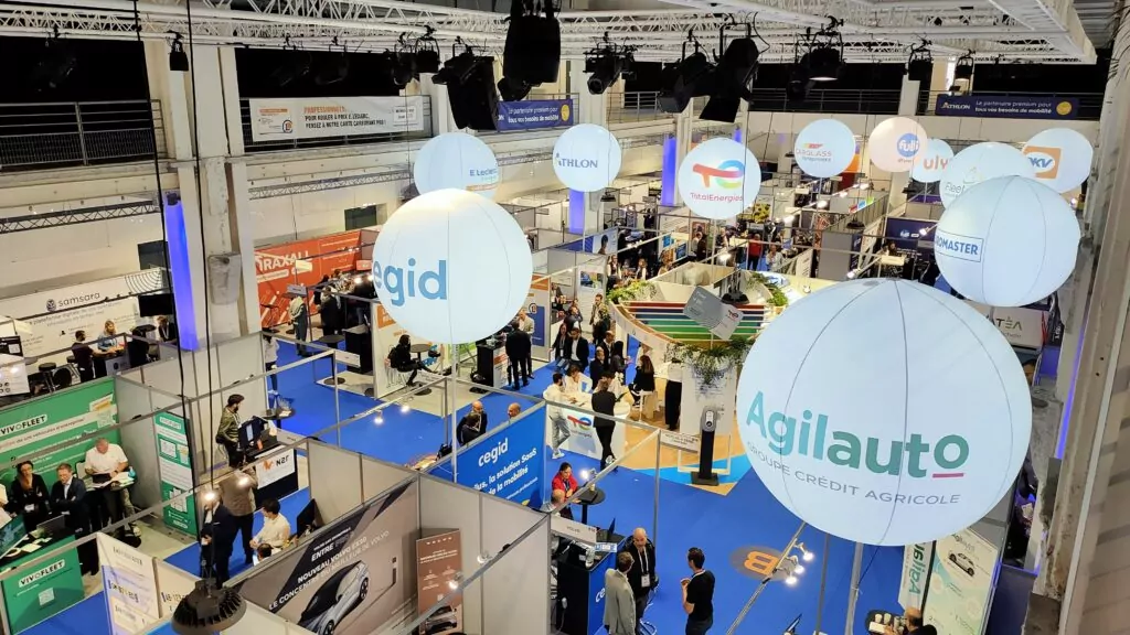 ballon éclairant sur salon professionnel