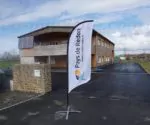 drapeau publicitaire arrondi.jpg